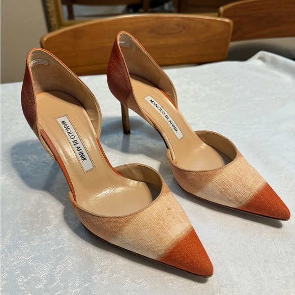 Manolo Blahnik 37 Linen Ombre Heels. Beige, orange, wooden 3” heels. - Picture 2 of 9